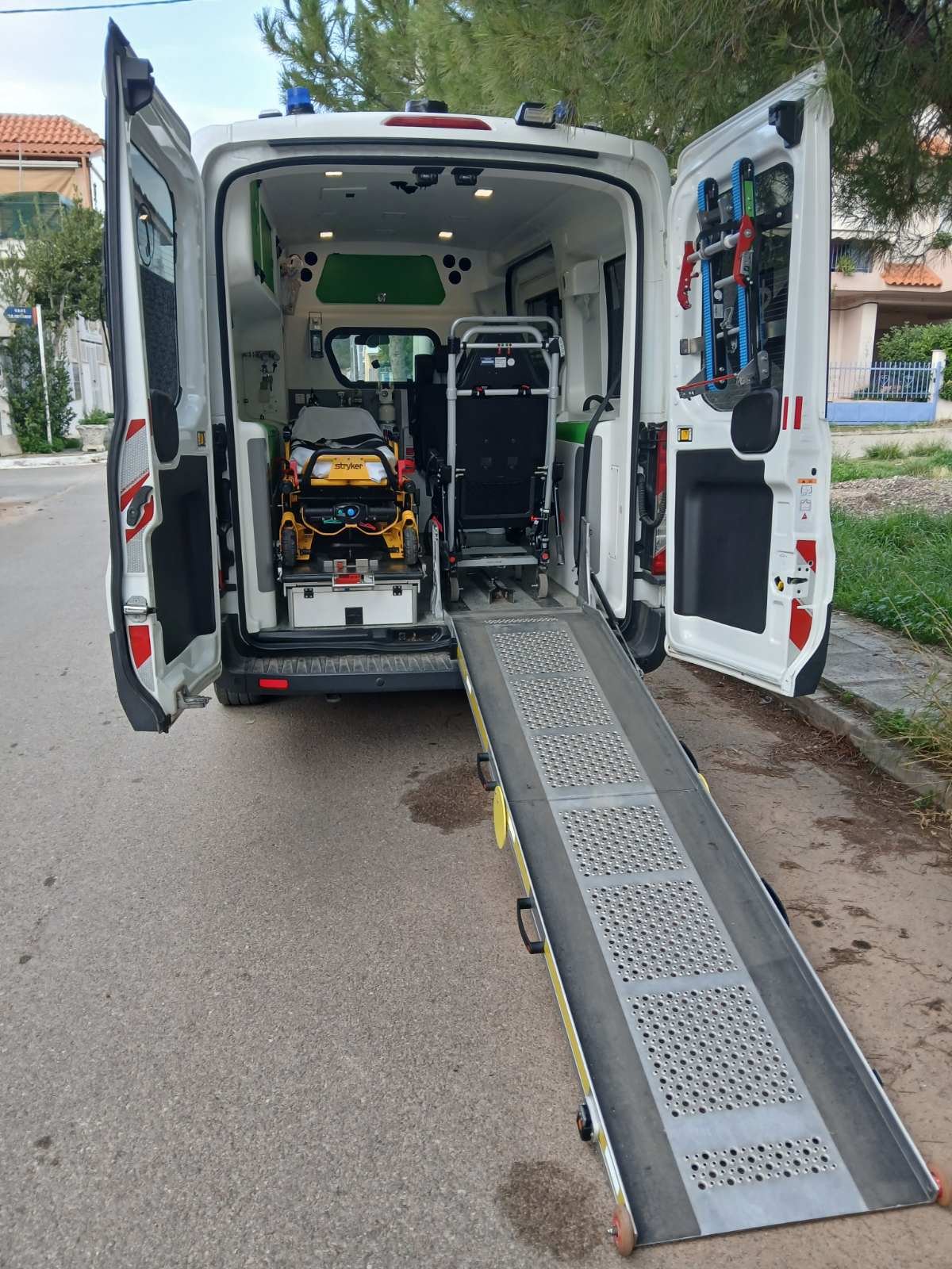 Care4Life Ασθενοφόρο